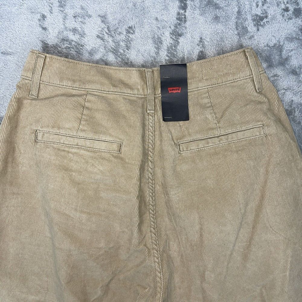 Levi's Pants Womens 26 Premium Wide Leg Pleated Crop Corduroy NWT MSRP $80 - Picture 4 of 9